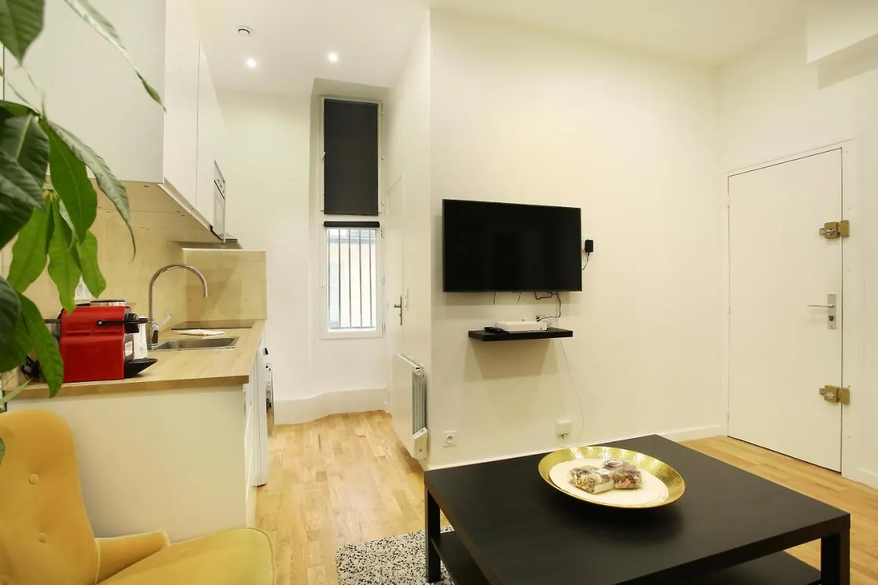 Rent A - Bonne Nouvelle Apartment
