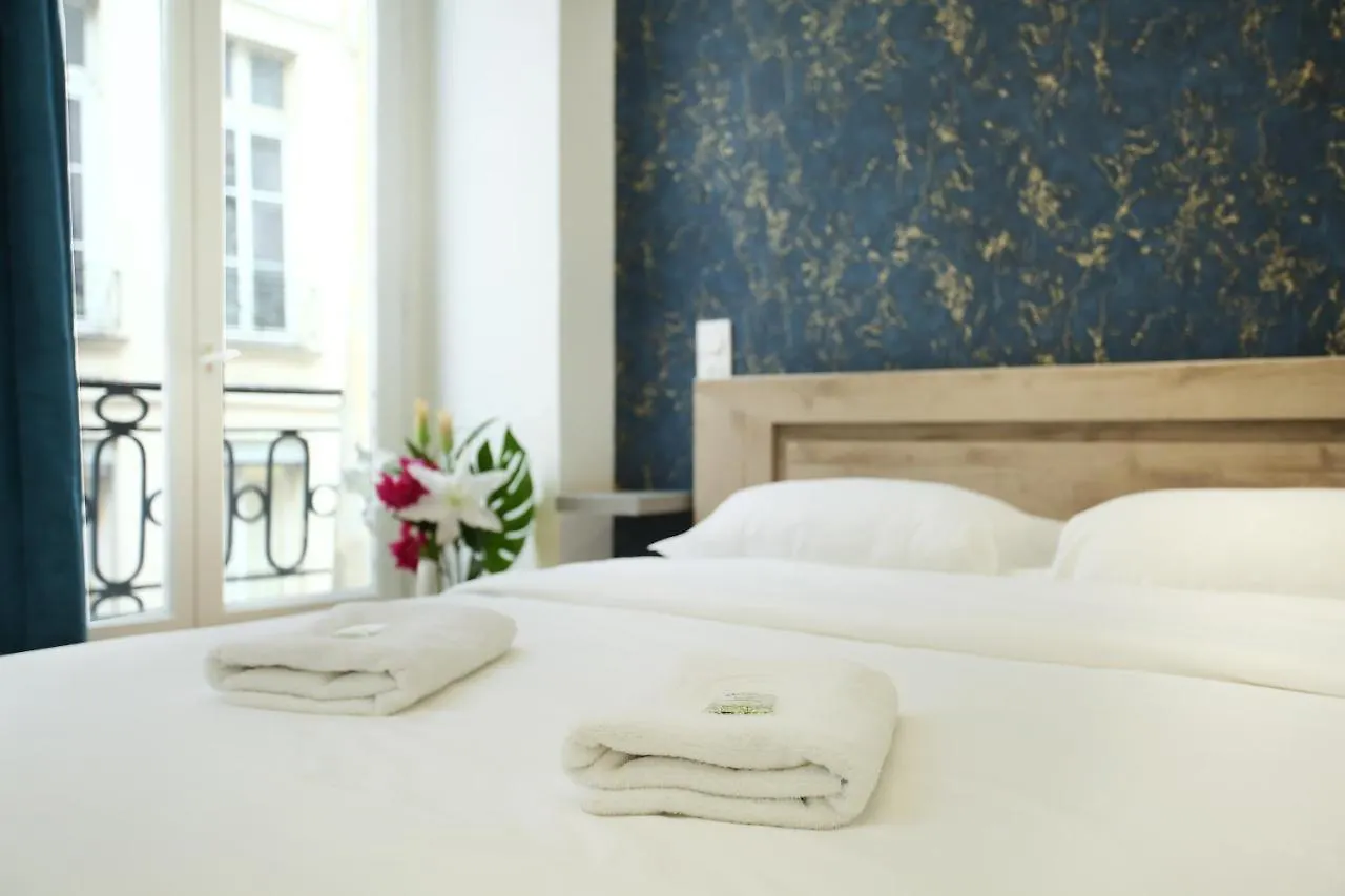 Rent A - Bonne Nouvelle Paris