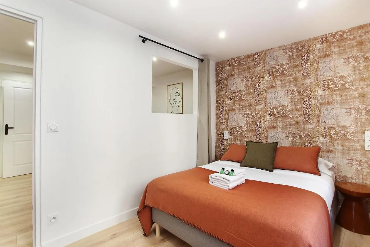 Rent A - Bonne Nouvelle Apartment *