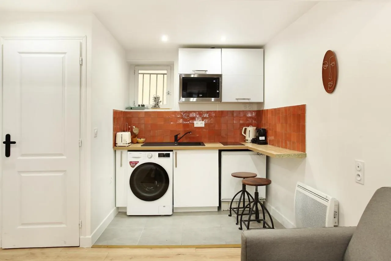 Rent A - Bonne Nouvelle Apartment *