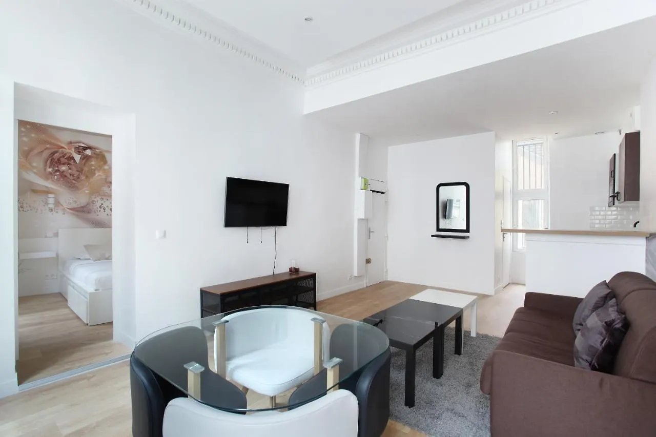 Rent A - Bonne Nouvelle Paris
