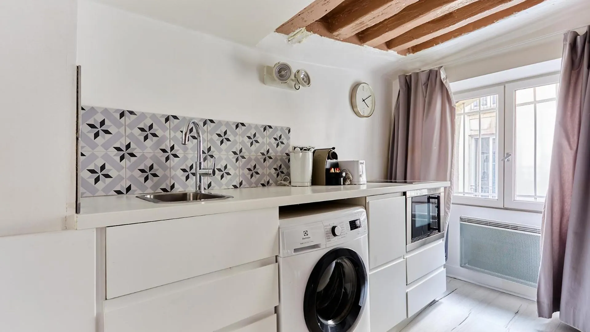 Rent A - Bonne Nouvelle Apartment Paris